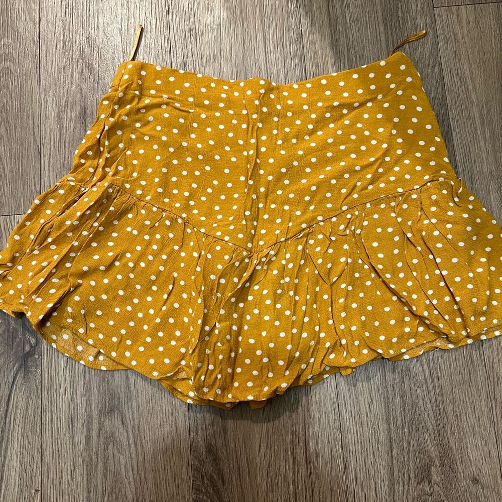 Yellow polka dot mini skort